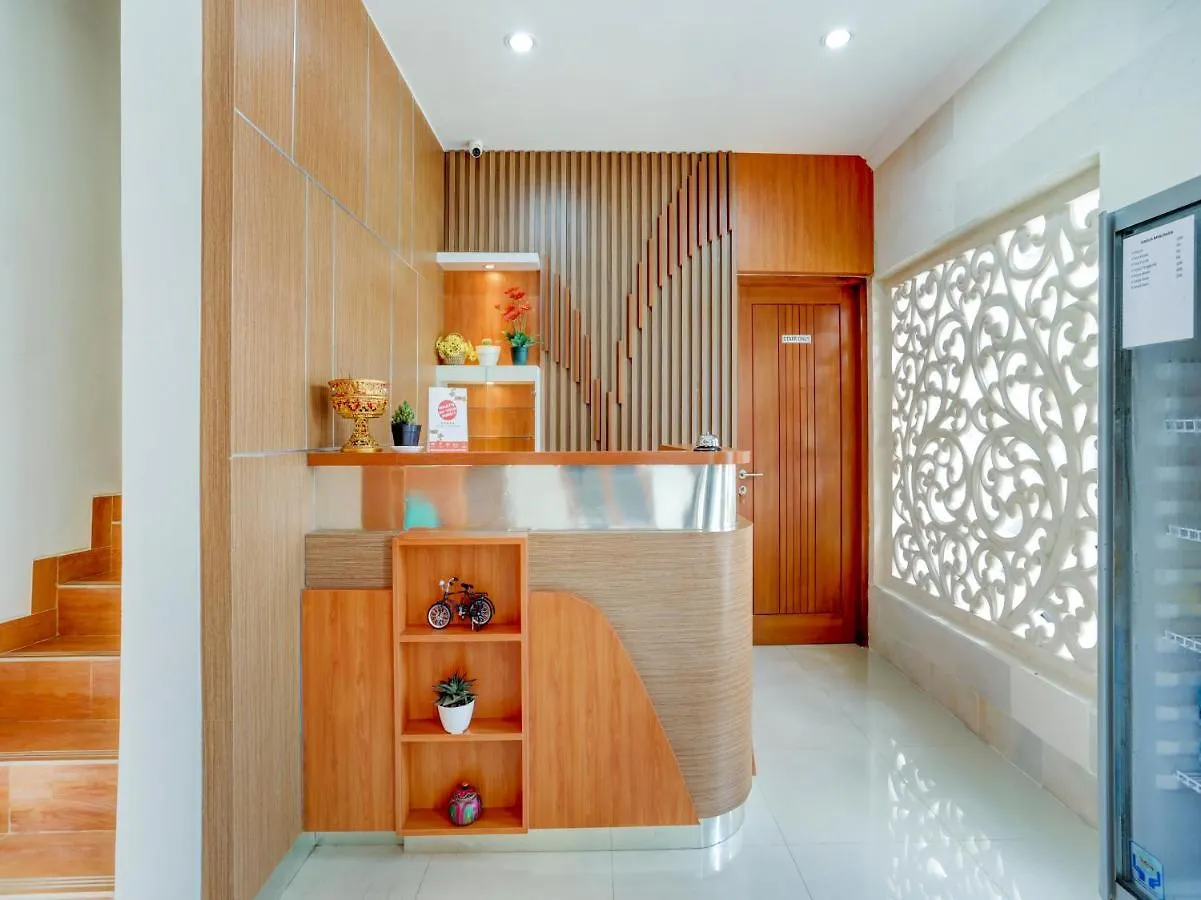 Super Oyo Capital O 90291 Vin Stay Petanu Pesanggaran Hotel