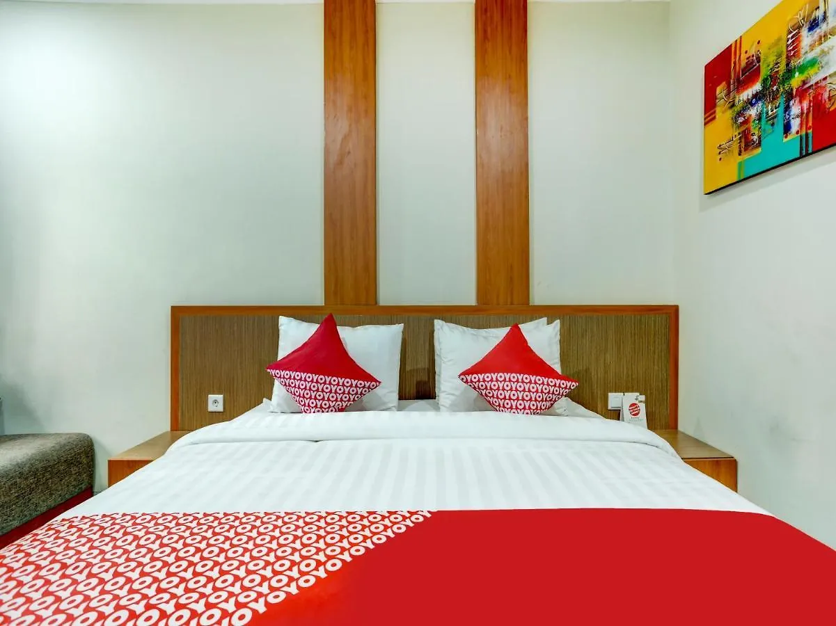 Super Oyo Capital O 90291 Vin Stay Petanu Pesanggaran Hotel