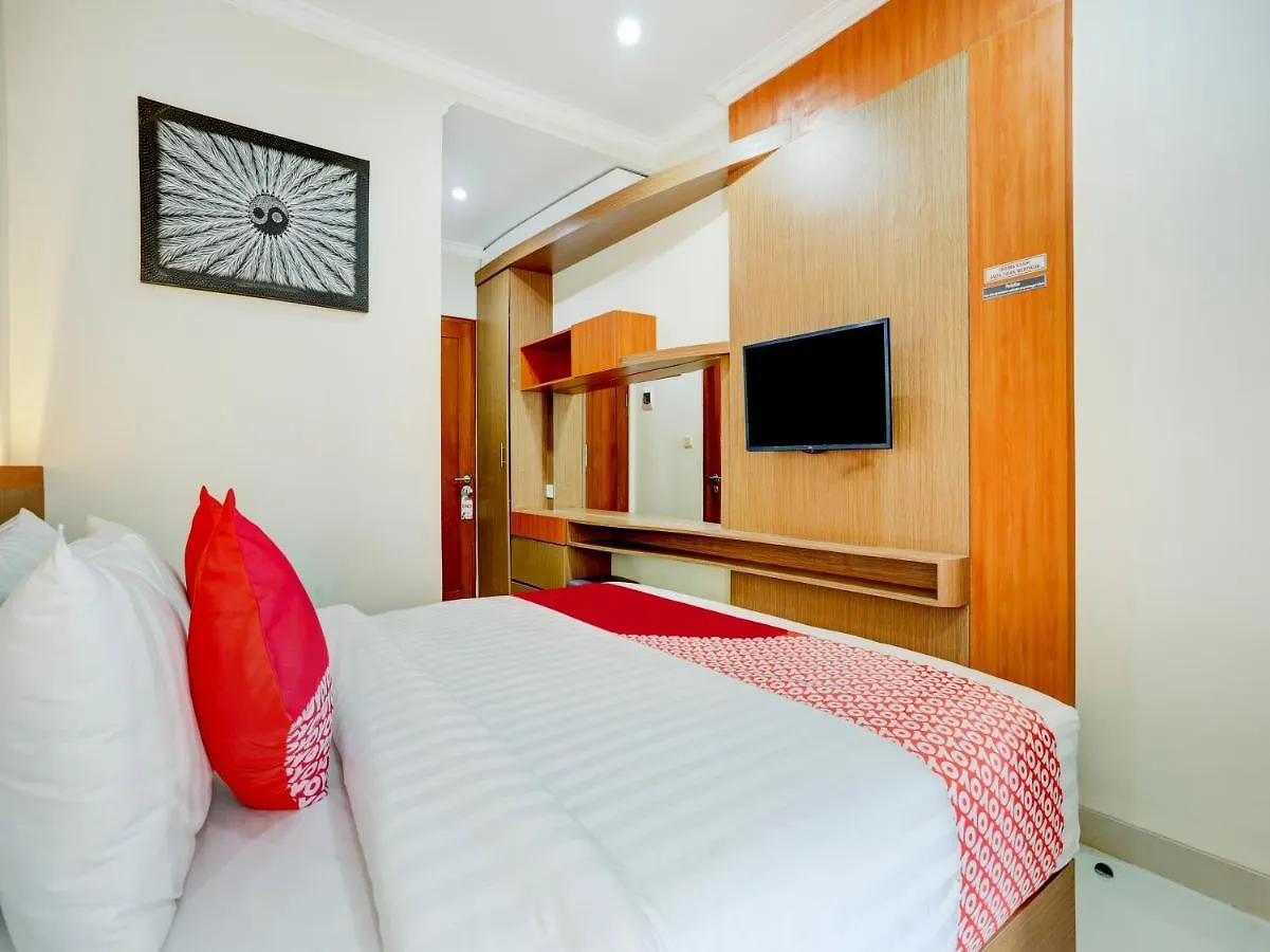 Hotel Super Oyo Capital O 90291 Vin Stay Petanu Pesanggaran
