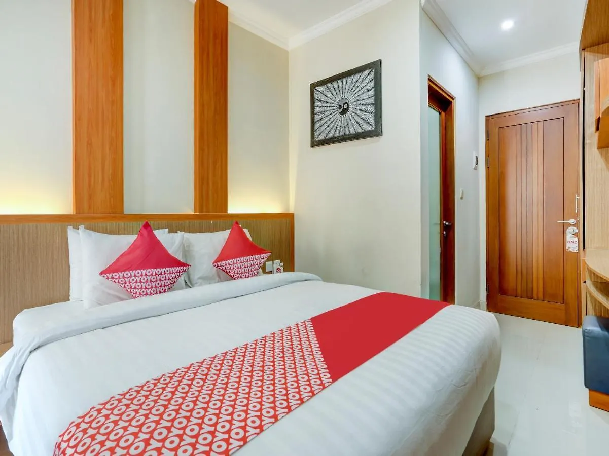 Super Oyo Capital O 90291 Vin Stay Petanu Pesanggaran 2*,